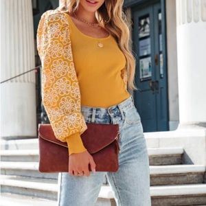 VICI Sunshine Daisies Embroidered top XS